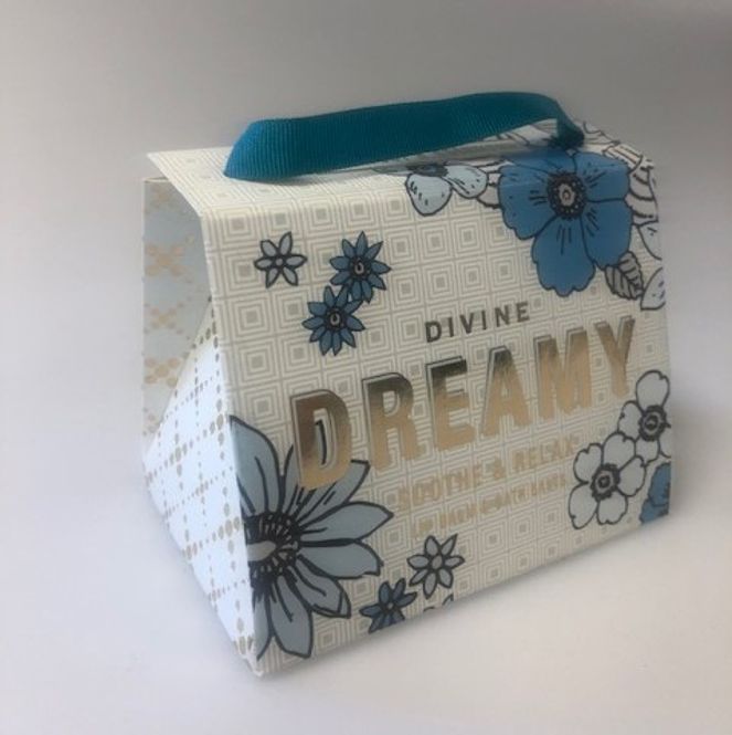 Hovedbilde Gaveeske Lipbalm & Badesalt, Divine Dreamy Blå